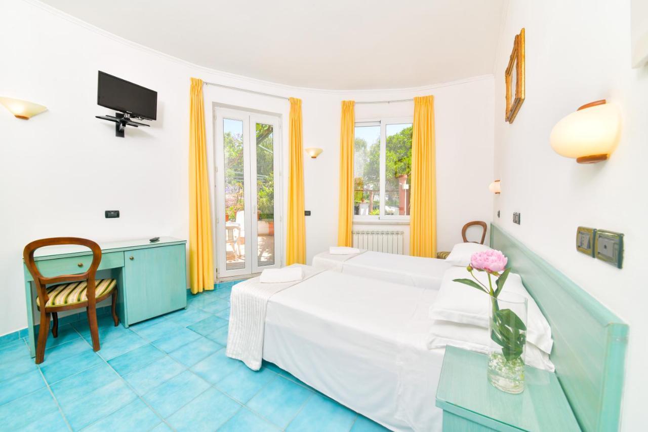 Hotel Pineta Ischia Exterior photo
