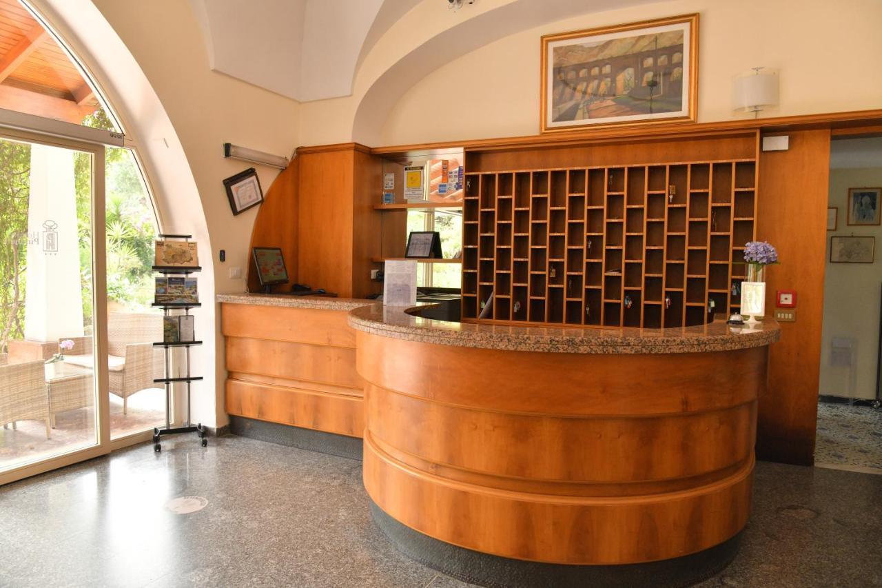 Hotel Pineta Ischia Exterior photo