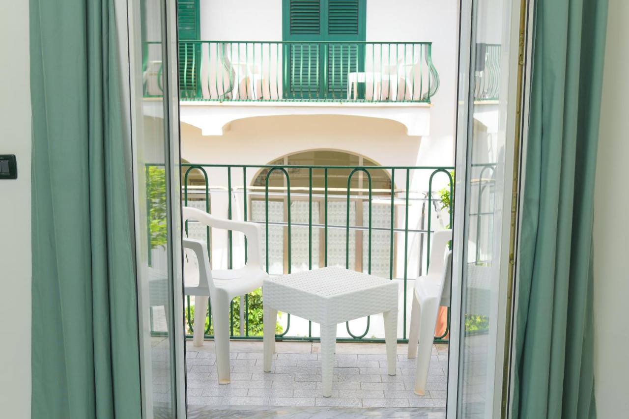 Hotel Pineta Ischia Exterior photo