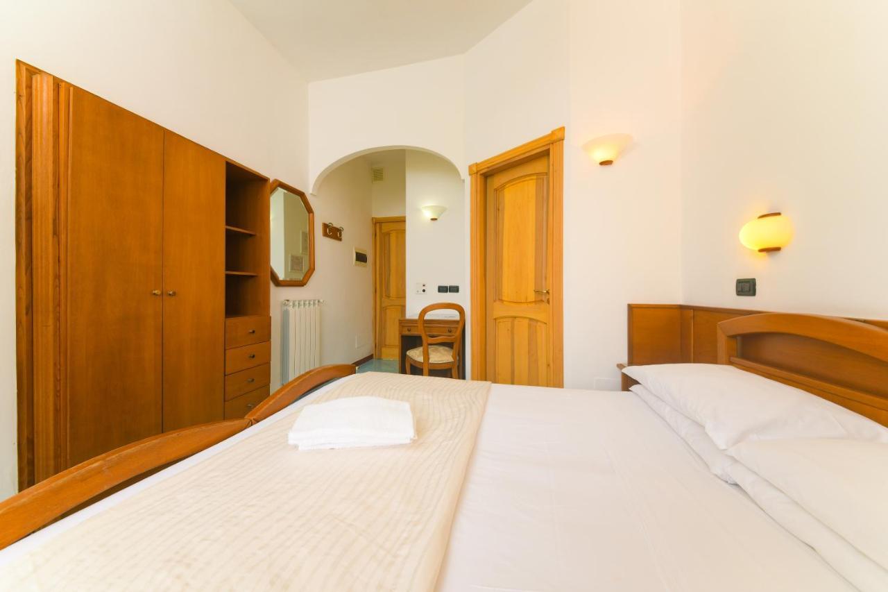 Hotel Pineta Ischia Exterior photo