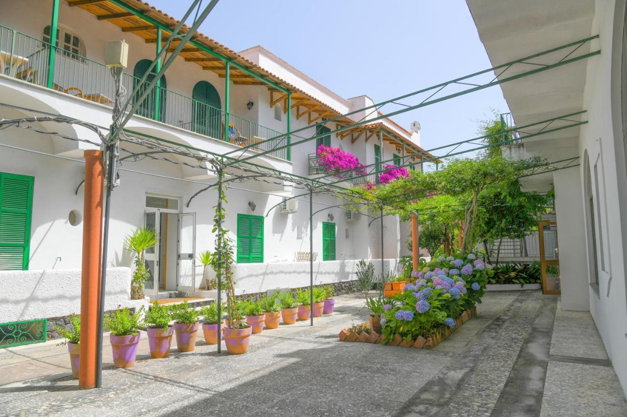 Hotel Pineta Ischia Exterior photo